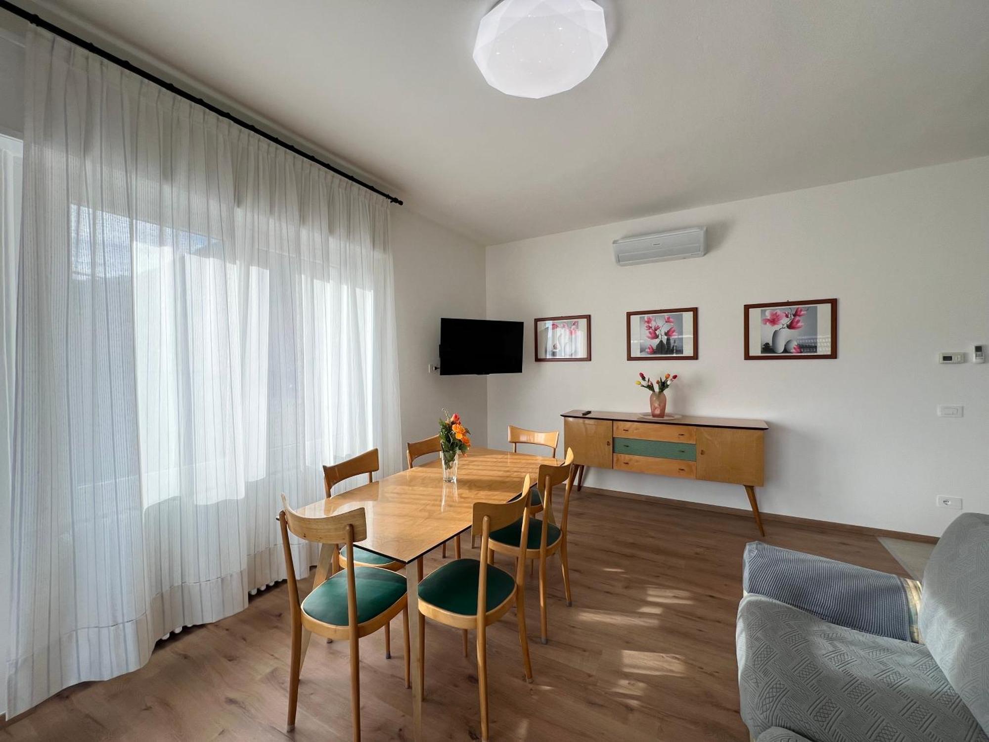 Casa Paola Central Stay By The Lake Домасо Екстериор снимка