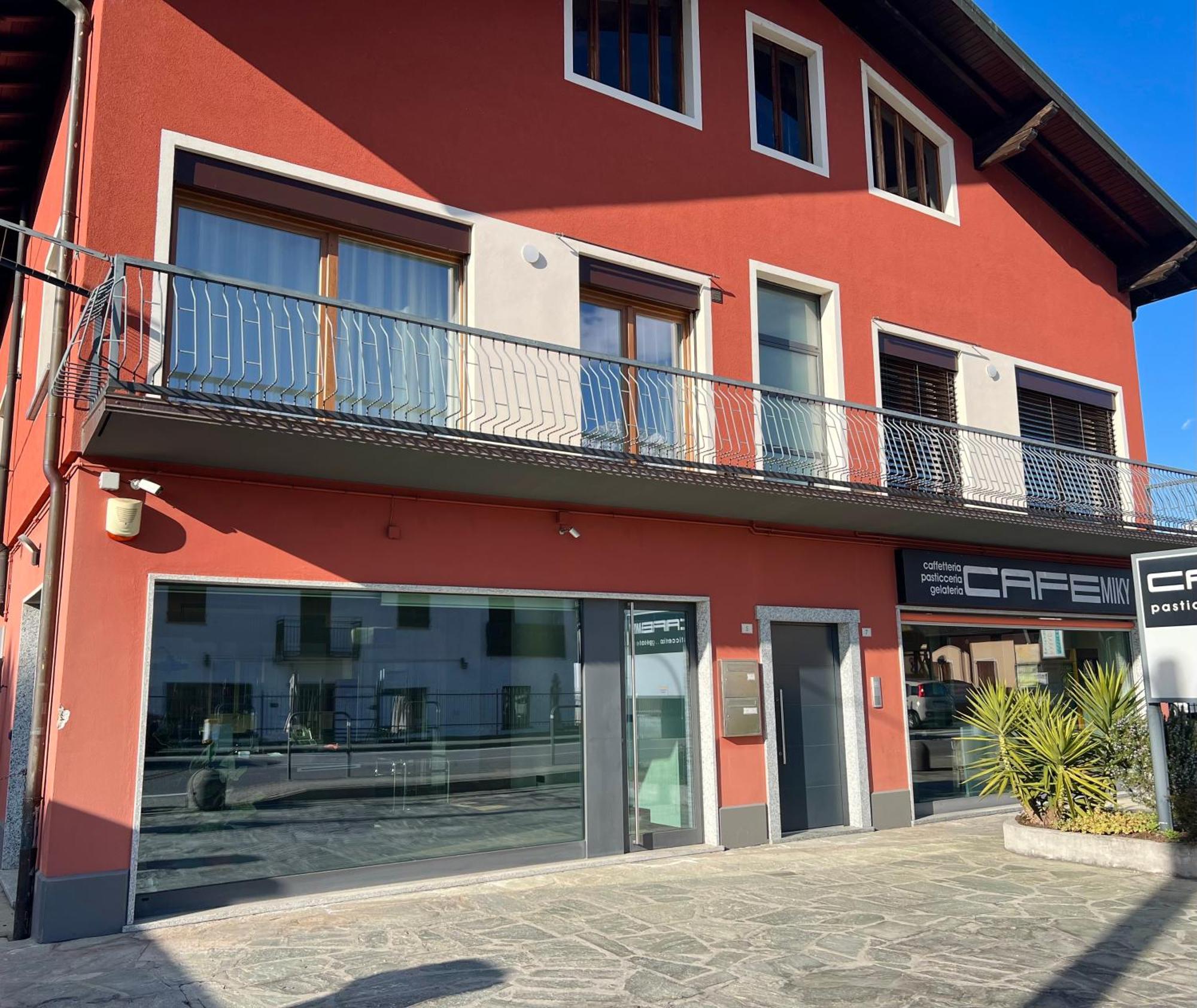Casa Paola Central Stay By The Lake Домасо Екстериор снимка