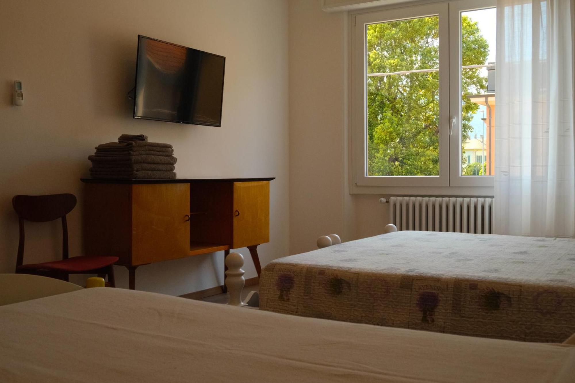 Casa Paola Central Stay By The Lake Домасо Екстериор снимка